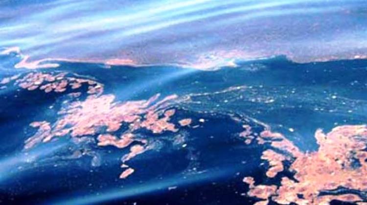 Χίος: Χάρη στην Έγκαιρη Παρέμβαση του Λιμενικού Αντιμετωπίστηκε Θαλάσσια Ρύπανση Από Πετρελαιοειδή