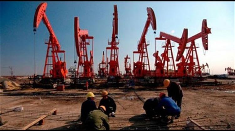 Η Τεχεράνη Καίγεται για Περαιτέρω Ψαλίδισμα της Παραγωγής του OPEC