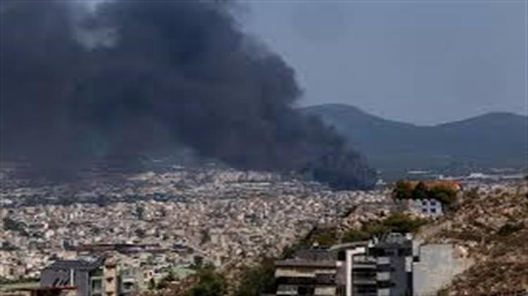 Παρατηρητήριο Ατμοσφαιρικής Ρύπανσης Δημιουργεί η Περιφέρεια Αττικής στον Απόηχο της Φωτιάς σε Εργοστάσιο Πλαστικών