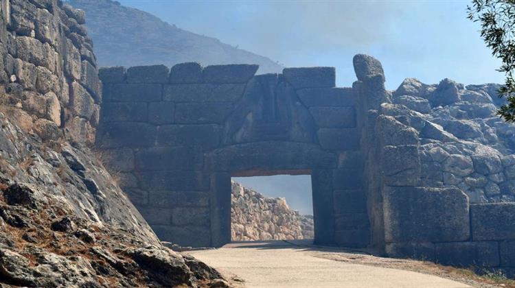 Τσιγαράκι και Ολιγωρία Έκαψαν την Πύλη των Λεόντων;