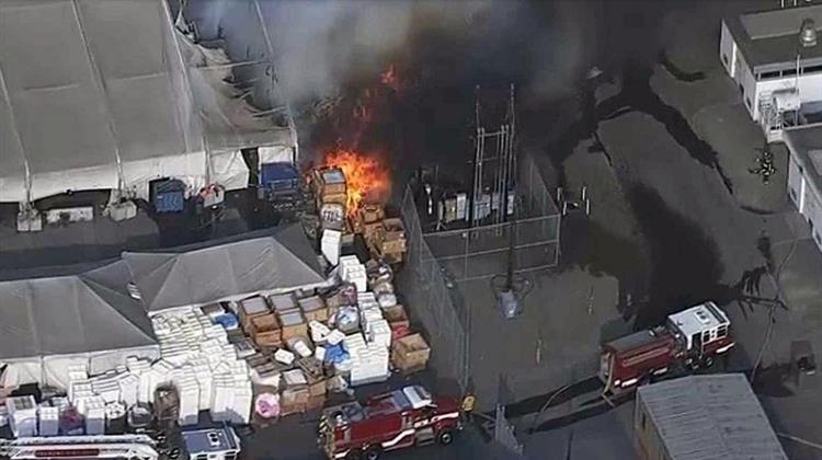 Καλιφόρνια: Πυρκαγιά σε Εργοστάσιο της Τesla  στο Φρίμοντ