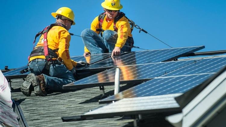 ΗΠΑ: Οι Επενδύσεις στην Ηλιακή Ενέργεια Παράγουν 2,7 Φορές Περισσότερες Θέσεις Εργασίας από τη Βιομηχανία  Ορυκτών Καυσίμων