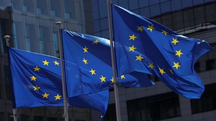 Ευρωζώνη: Νέα Βελτίωση του Μεταποιητικού ΡΜΙ, Παραμένουν Ωστόσο οι Πληθωριστικές Πιέσεις