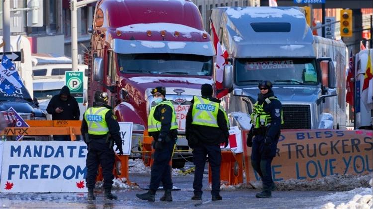 Καναδάς: Οδηγοί Φορτηγών Μπλοκάρουν Πολυσύχναστο Πέρασμα προς τις ΗΠΑ
