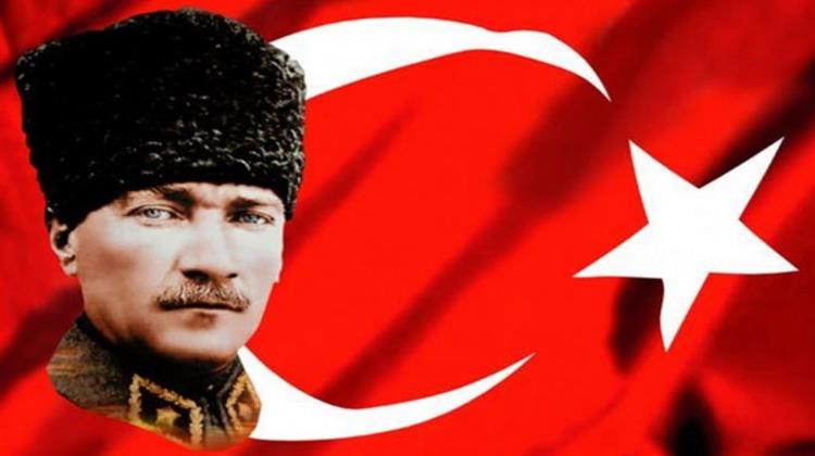 Μουσταφά Κεμάλ: Οι Πρακτικές του «Πατέρα των Τούρκων» Εκθειάστηκαν Από τον Χίτλερ
