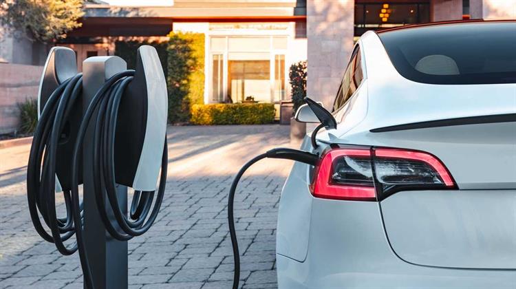 EY: Το 52% των Καταναλωτών σε Όλο τον Κόσμο Επιθυμούν να Αγοράσουν Ηλεκτρικό Όχημα