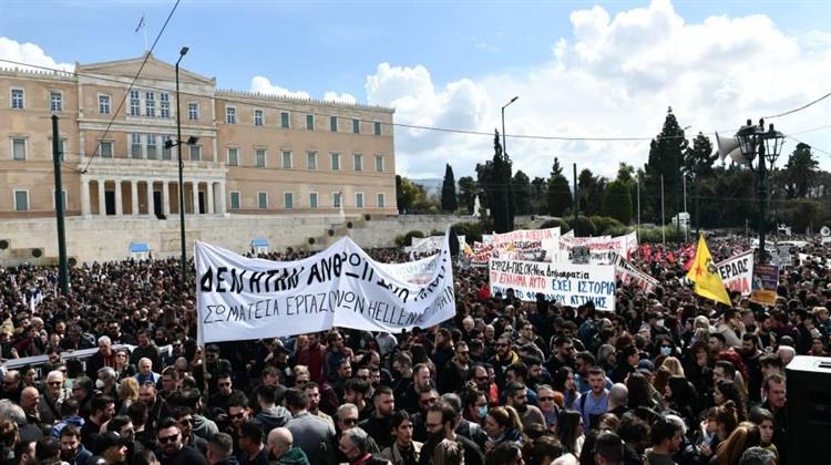 Η Τραγωδία στα Τέμπη Αλλάζει το Πολιτικό Τοπίο