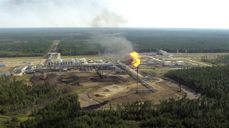 Reuters: Προς τα 9, 6 Εκατ. Βαρέλια την Ημέρα Οδεύει η Παραγωγή Πετρελαίου της Ρωσίας