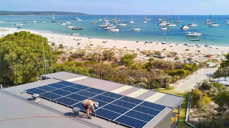 Η Αυστραλία Σχεδιάζει Χρηματοδότηση $2,4 εκατ. για Ηλιακά στη Στέγη