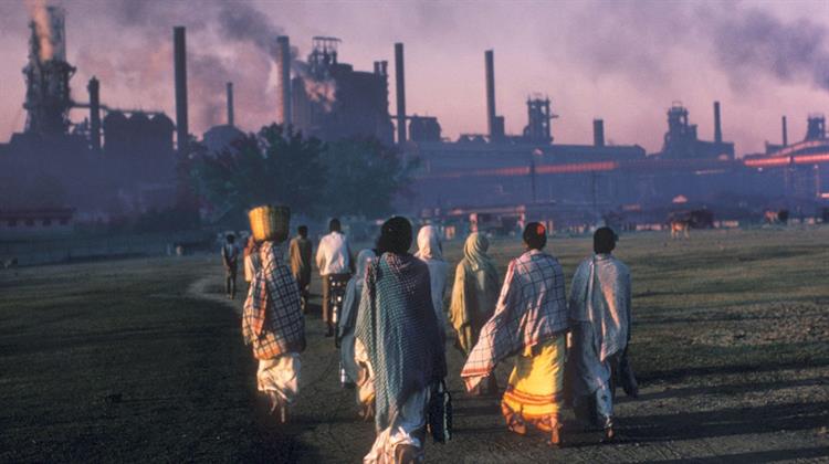 Ινδία: Αυξάνει τη Χρήση Άνθρακα για Παραγωγή Ενέργειας Λόγω του Ασυνήθιστα Ξηρού Καιρού