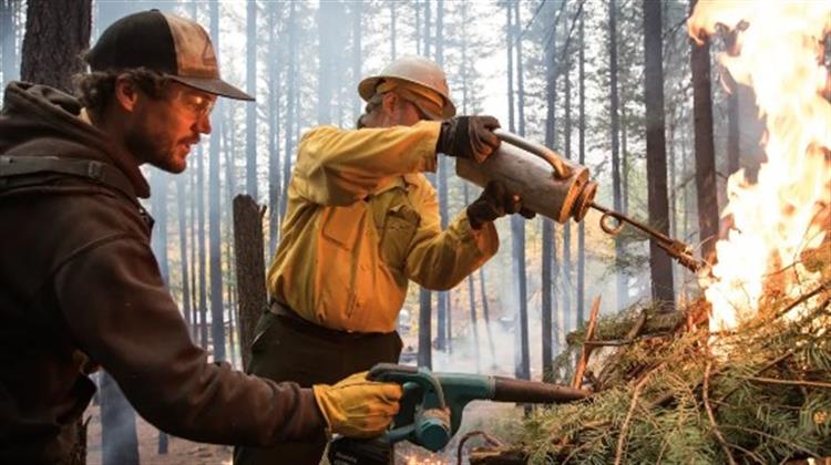 ΗΠΑ: Στον Αγώνα της Κατά των Πυρκαγιών, η Καλιφόρνια Πολεμά την Φωτιά με την Φωτιά