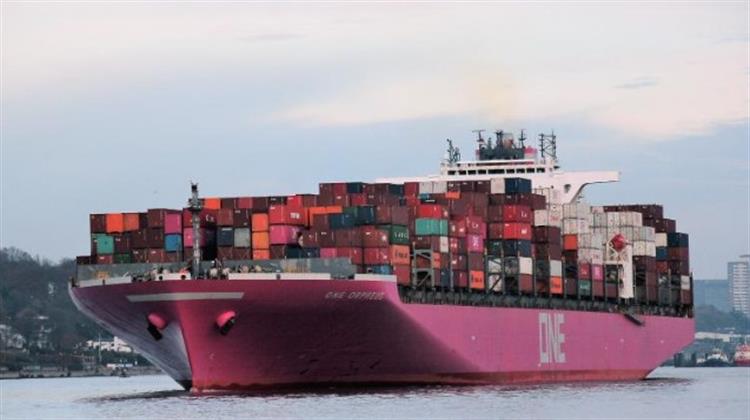 ΣΟΥΕΖ: Ατύχημα με Πλοίο Μεταφοράς Εμπορευματοκιβωτίων Δημιούργησε Μποτιλιάρισμα