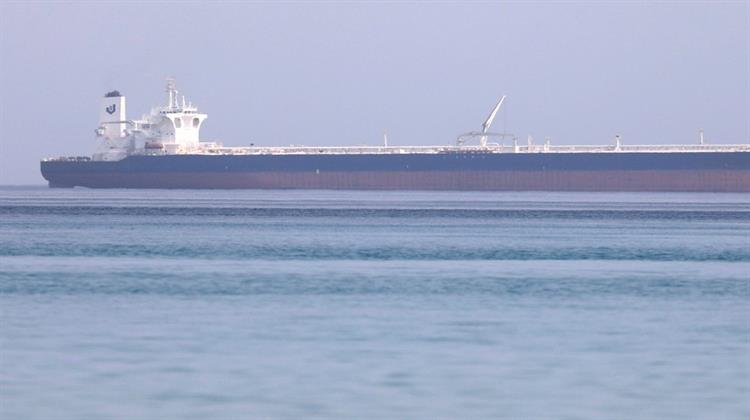 Ο Μισός Εμπορικός Στόλος Αποφεύγει την Ερυθρά Θάλασσα Λόγω των Επιθέσεων