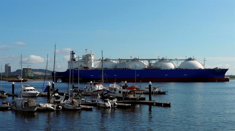 O Μπάιντεν Εξετάζει Αλλαγές στις Άδειες Εξαγωγών LNG