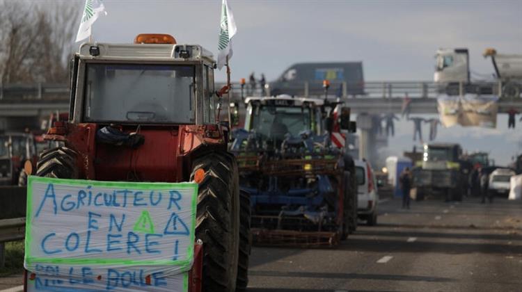 Οι Γάλλοι Αγρότες Κατεβαίνουν στους Δρόμους