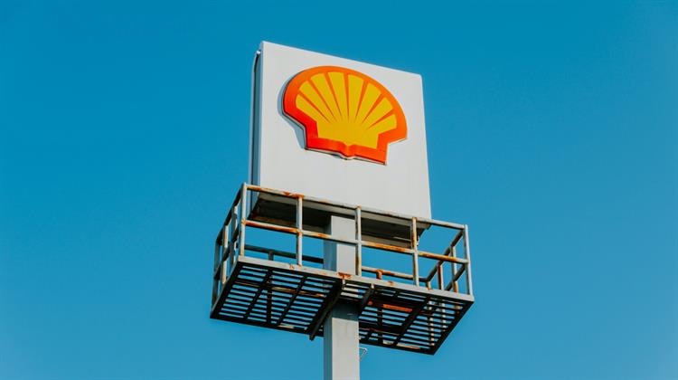 Shell Warns of Weaker Fourth Quarter LNG, Oil Trading