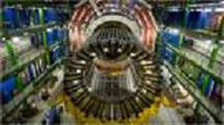 Ο Επιταχυντής του CERN θα Επαναλειτουργήσει Συντηρητικά το Νοέμβριο, με τη Μισή Μόνο Ενέργειά του