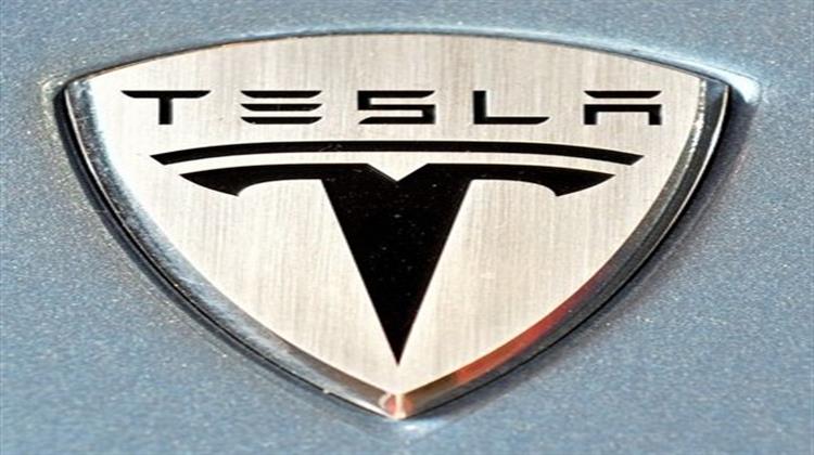 Αρνητικό το 2010 για την Tesla