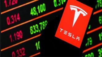 Tesla: Πτώση στην Μετοχή της στην Προσυνεδρίαση Κατά το Ντεμπούτο της στο S&P 500 Index