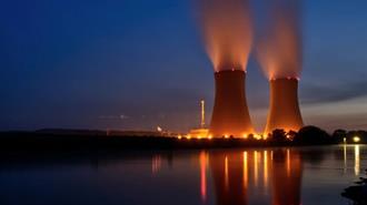 Ουκρανία: Επανασυνδέθηκαν με το Ηλεκτρικό Δίκτυο οι Τρεις Πυρηνικοί Σταθμοί Μετά την Χθεσινή Διακοπή