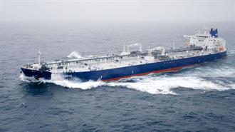 Ο «Σκοτεινός Στόλος» που Μεταφέρει το Υπό Κυρώσεις Ρωσικό Πετρέλαιο Ανανεώνεται με Νεότερα Πλοία