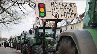 Οι Γερμανοί Αγρότες Συνεχίζουν τις Διαμαρτυρίες για τις Περικοπές των Επιδοτήσεων στα Καύσιμα