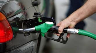 Καύσιμα: Πώς Νοθεύουν τη Βενζίνη οι Επιτήδειοι - Το «Κόλπο» με τα Μηχανάκια Μέσα στην Αντλία