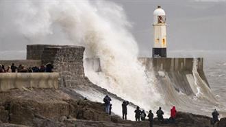 H Καταιγίδα Ίσα Αφήνει Πίσω της Έναν Νεκρό στη Σκωτία και 235.000 Σπίτια Χωρίς Ρεύμα στην Ιρλανδία